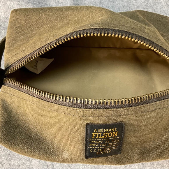 Filson Olive Canvas Toiletry Bag - Picture 8 of 10